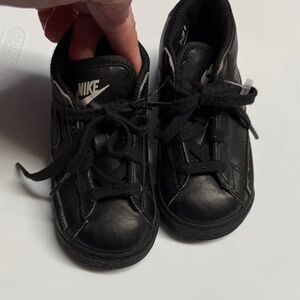Nike Baby Size 6 Black High Top Sneakers